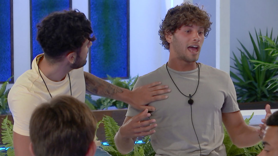 Love Island: Eyal Booker goes from wimp to GANGSTA - Best Tweets!
