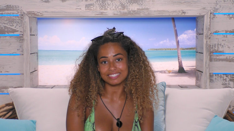 People have a problem with Amber Gill’s “childish” teeth - we find out why!