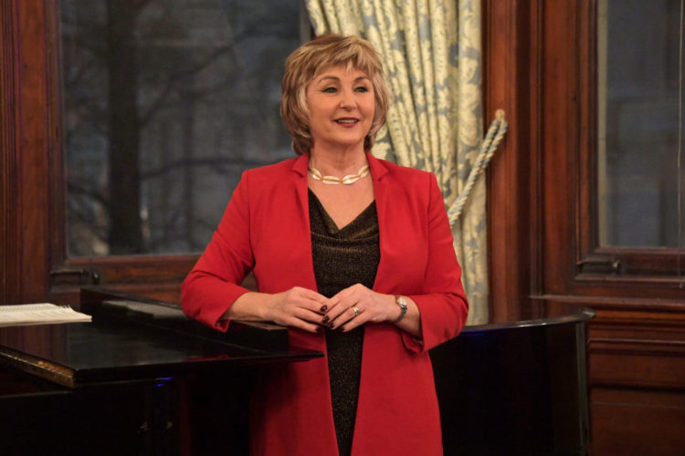 Who is Lesley Garrett? The Chase Celebrity Special!