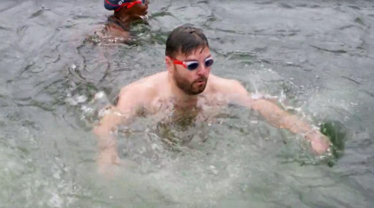 Alex Brooker defies swimming fear in Sink or Swim SU2C challenge - what a hero!