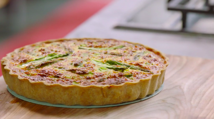 Meat Free Meals: How to make Jamie Oliver's asparagus quiche - quick and delicious!