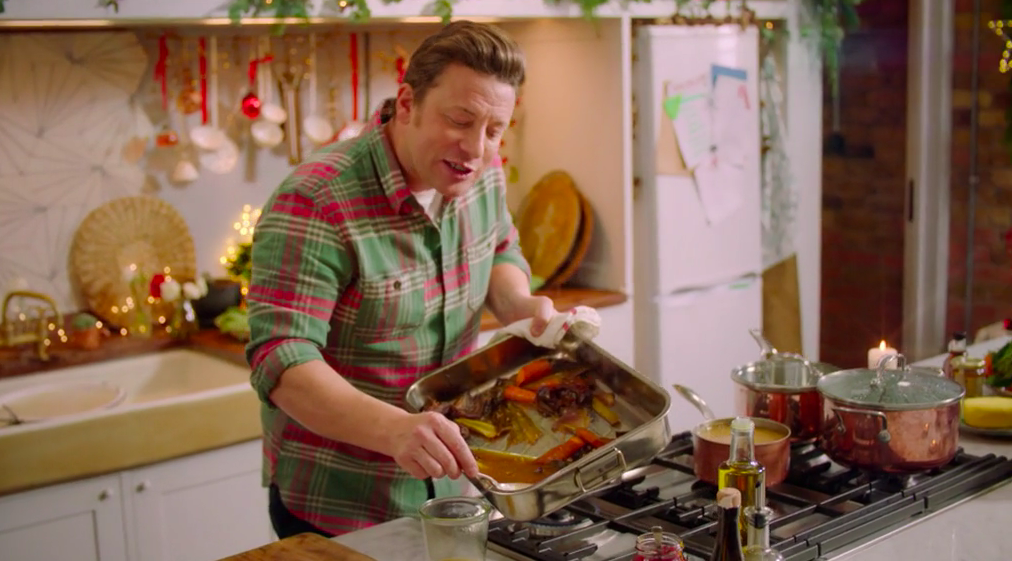 Make Jamie Oliver's "get ahead" gravy - Easy Christmas Countdown on Channel 4!