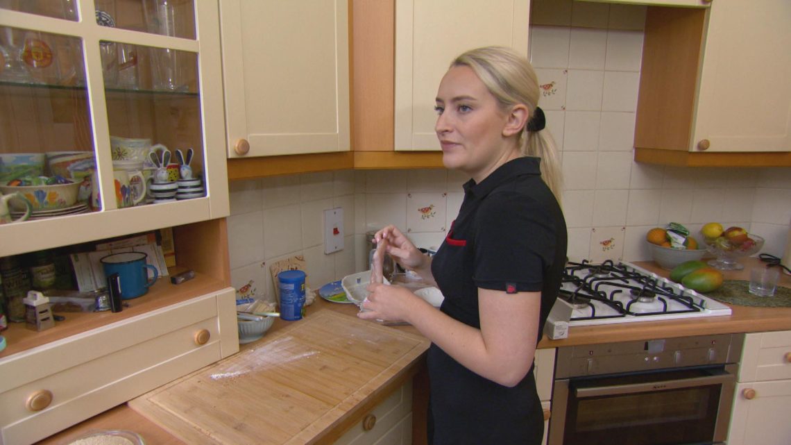 Who is Amelia Dimoldenberg? Celebrity Come Dine with Me star is huge on YouTube!