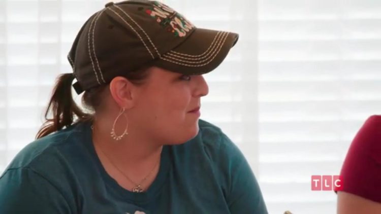 Why does Kimberly always wear a hat on Seeking Sister Wife? Condition explained