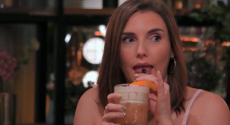 How to make orange Sexy Beast cocktail from First Dates