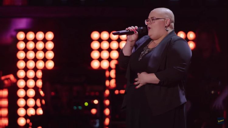 What happened to Holly Forbes' hair on The Voice?
