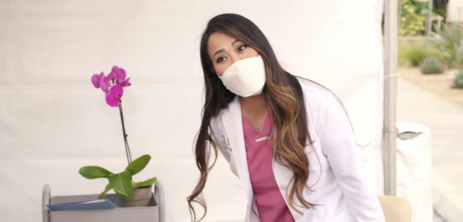 Here's how Dr Pimple Popper treats a Jellyfish Lipoma