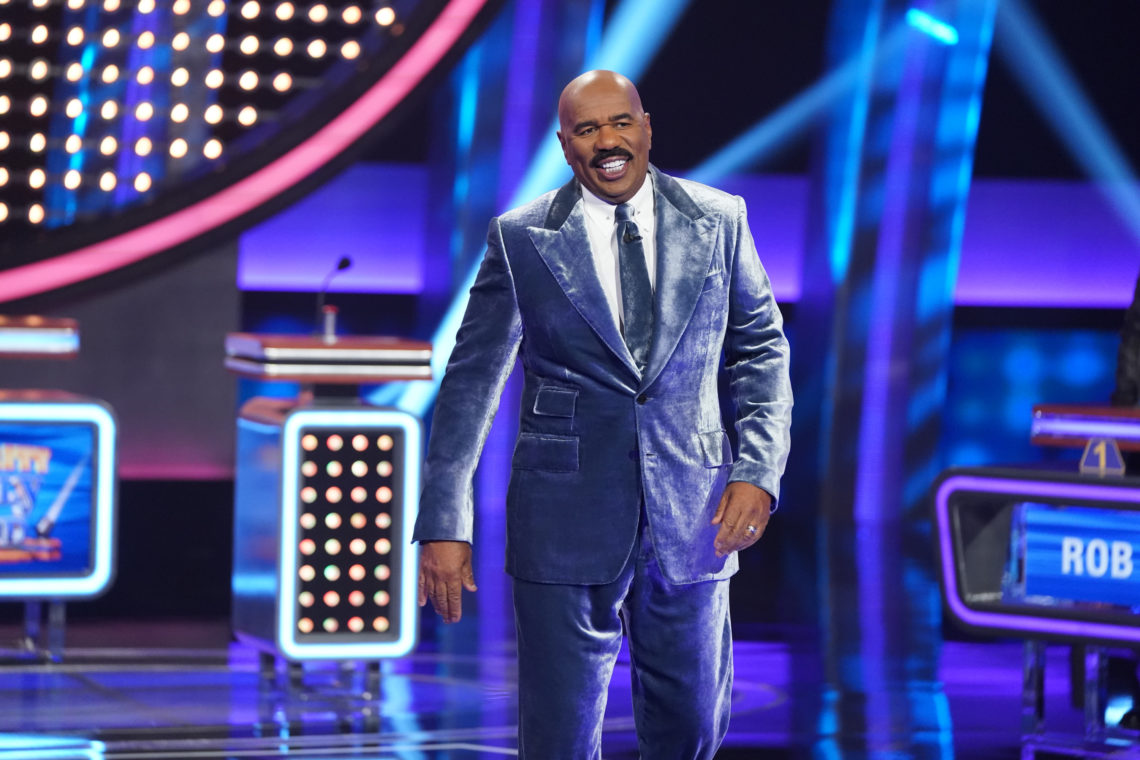 These Bachelor stars will be appearing on Celebrity Family Feud 2022