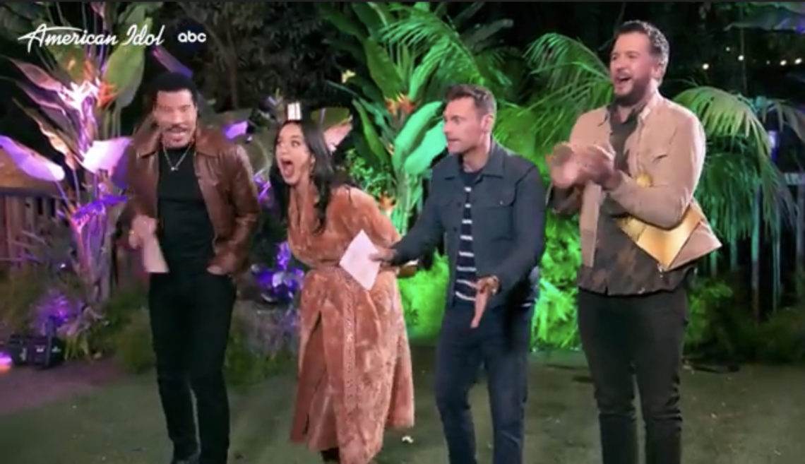 The American Idol judges surprise the top 24 with a trip to Aulani Disney resort