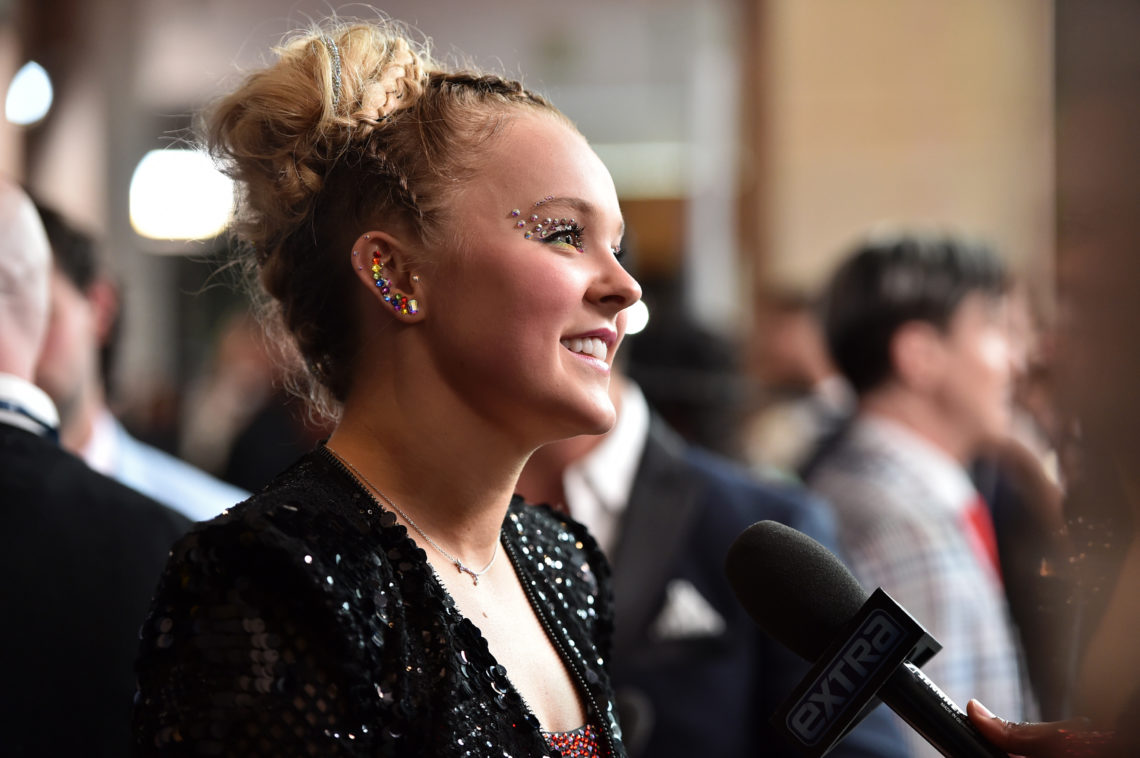 JoJo Siwa's iconic ponytail just got the axe in major hair transformation