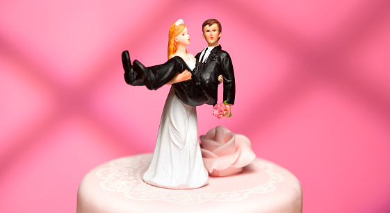 bride and groom wedding figurines