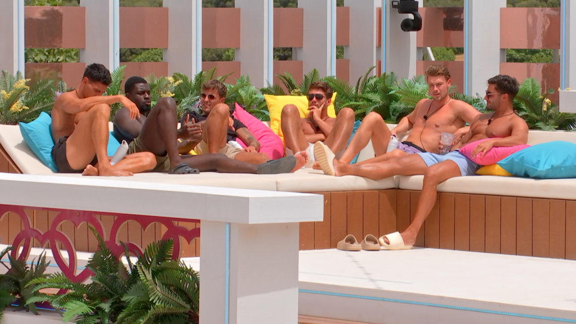 Love Island Episode 30 Season 8 Jay, Dami, Luca, Jacques, Andrew and Davide.