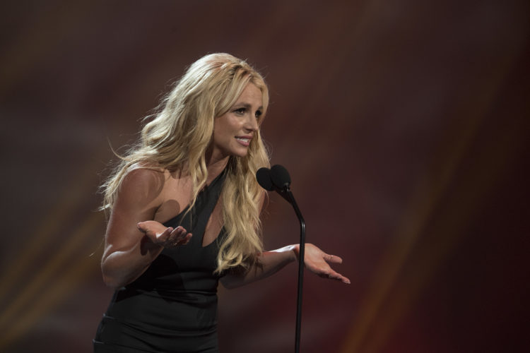 Britney fans worried over star's bruises after she runs into kitchen counter