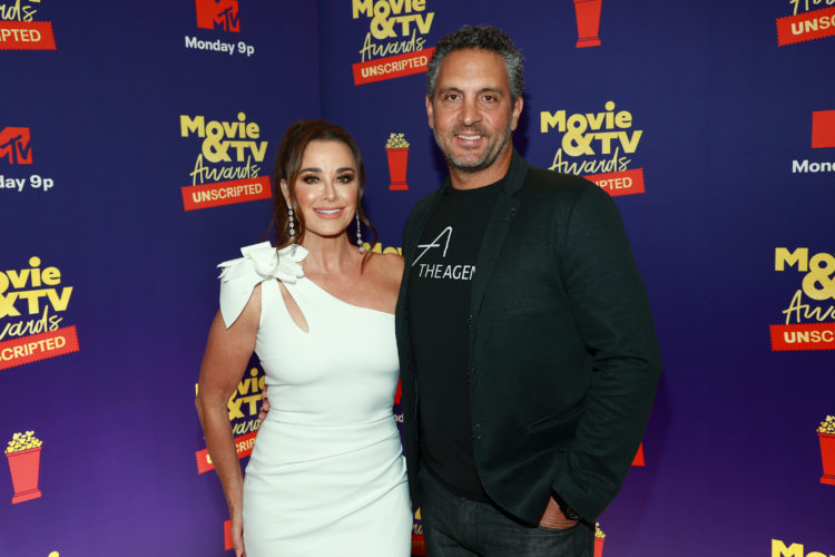 RHOBH fans divided over Mauricio Umansky, Kathy and the un-grilled corn