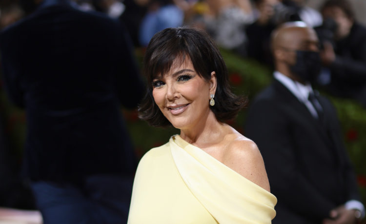 Fans confuse Kris Jenner for Beyonce due to astounding resemblance in new photo