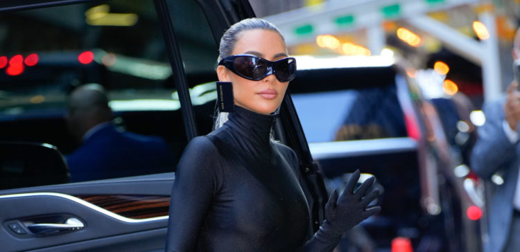 Kim Kardashian fans hit back at Photoshop claims after star shares 'raw photo'