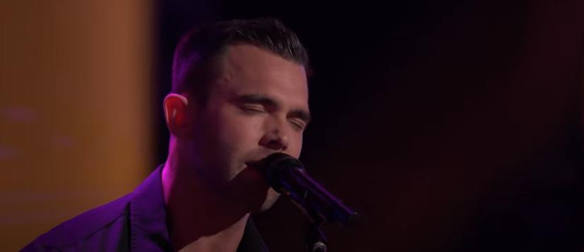 Jay Allen sings on The Voice USA 2022 with his eyes closed