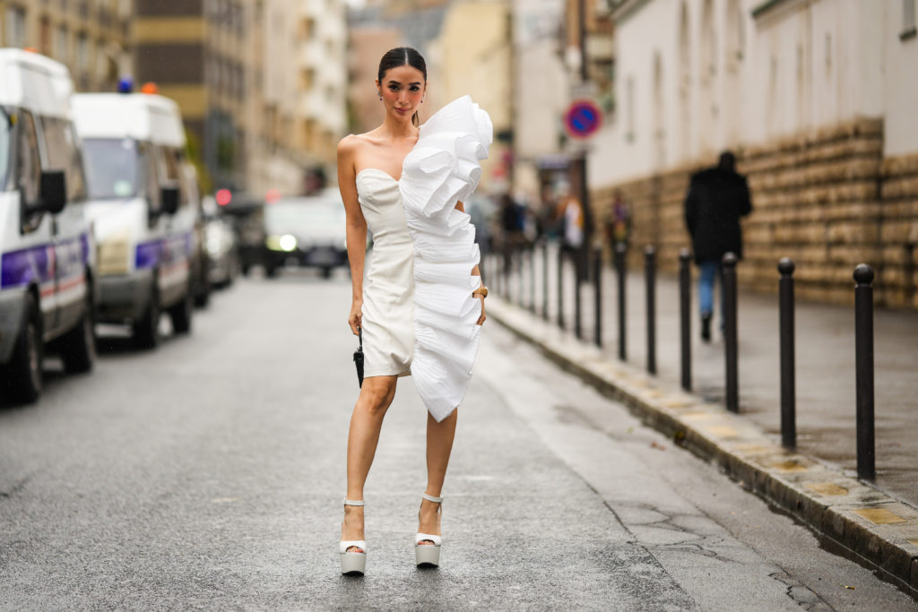Street Style - Paris Fashion Week - Womenswear Spring/Summer 2023 : Day Seven