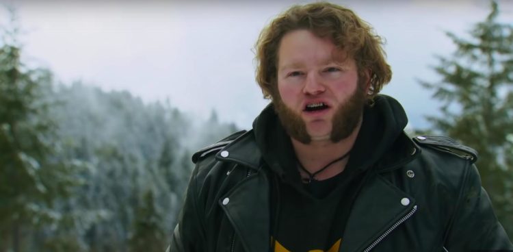 Gabe Brown's eyeliner on Alaskan Bush People has fans talking but Raiven has a fitting reply