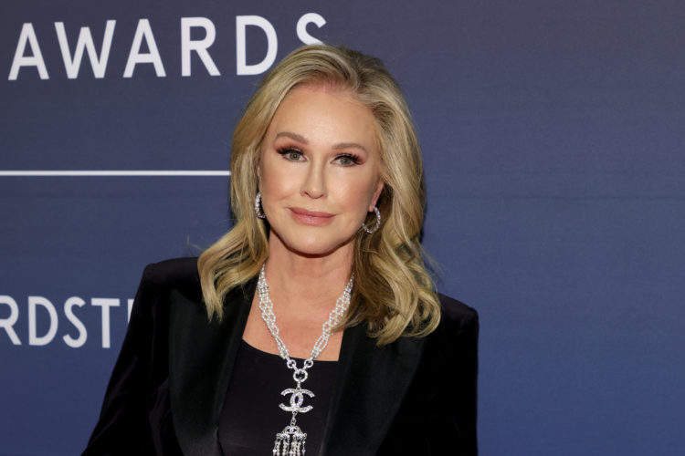 Kathy Hilton 'feels terrible' after applying makeup while TV star gives speech