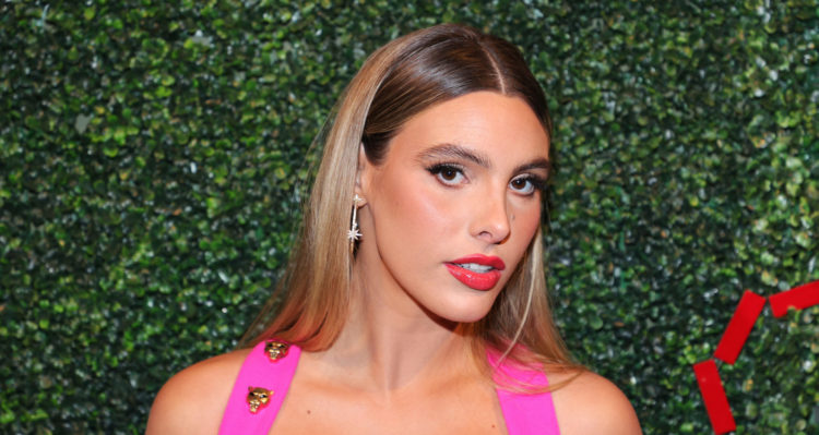 Dance Monsters' Lele Pons celebrates her nose job's 8th anniversary