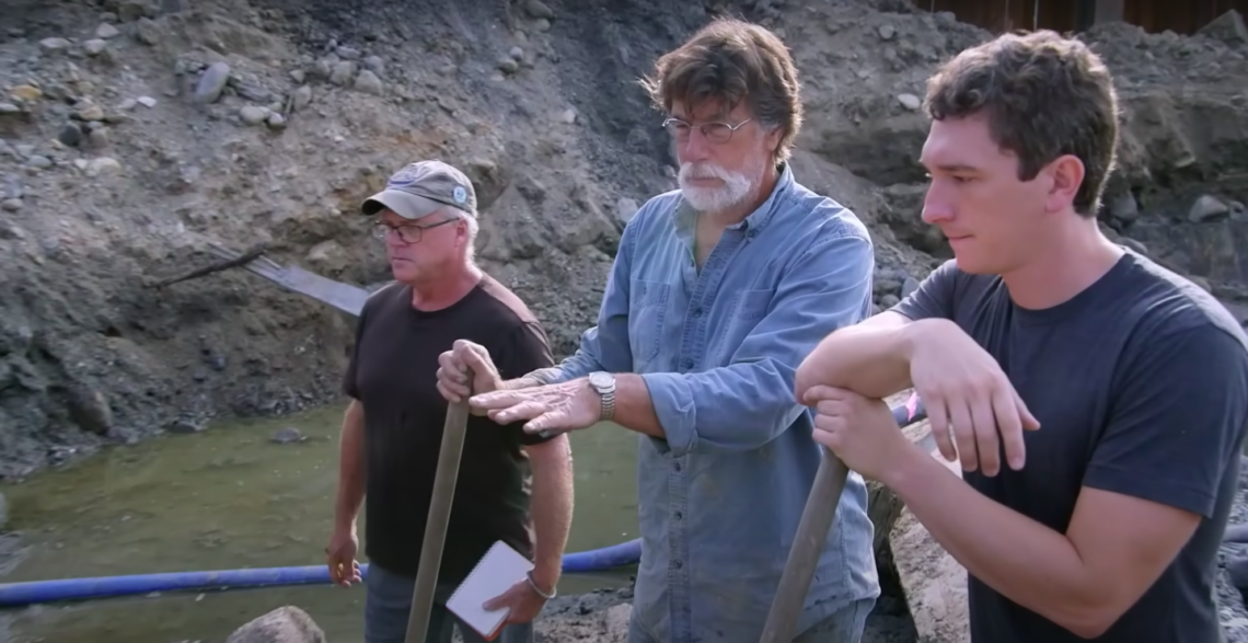 The Curse of Oak Island's 2022 cast includes engineers and even an ex-wrestler