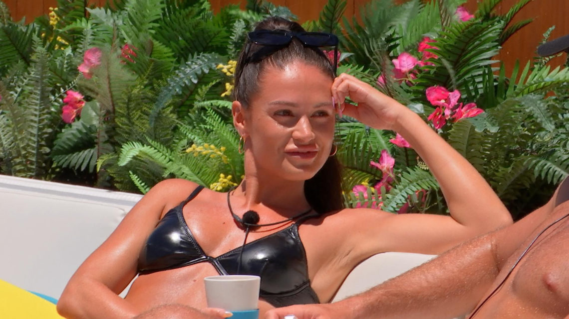 Love Island's Olivia made dating show debut with Chunkz on Does The Shoe Fit?