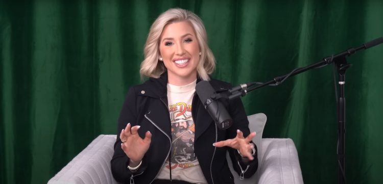 What does Savannah Chrisley do for a living and how much is she worth?