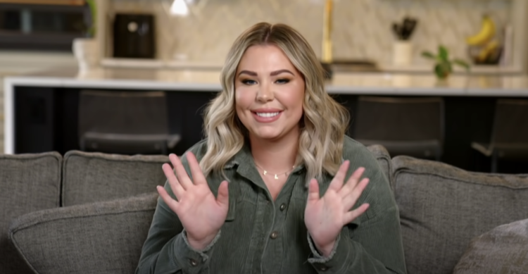 Kailyn Lowry sparks 'engagement' rumors as fans spot a ring in latest post